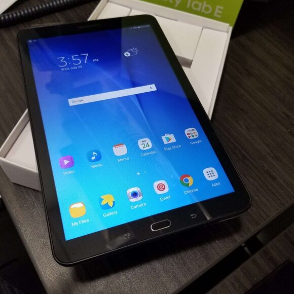 Samsung Galaxy TAB E 16GB,9.6"; WiFi+SIM Unlocked. Like new!!! - Picture 1 of 8